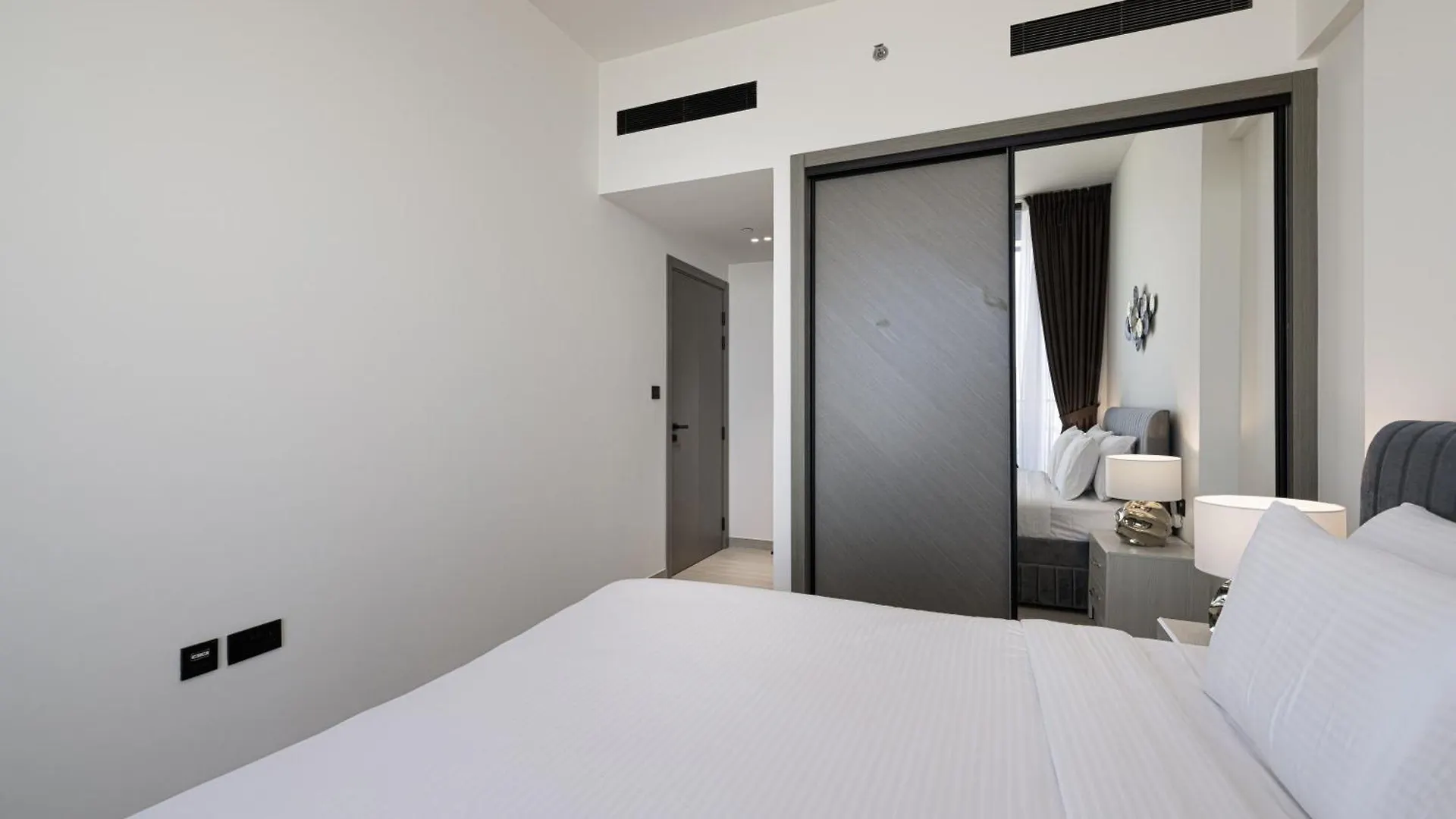 Daniels Stylish 1Br Apartment With Al Khail View Dubai 0*,  United Arab Emirates