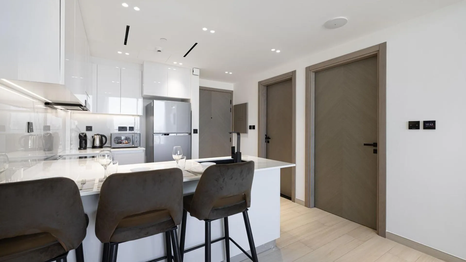 Daniels Stylish 1Br Apartment With Al Khail View Dubai United Arab Emirates